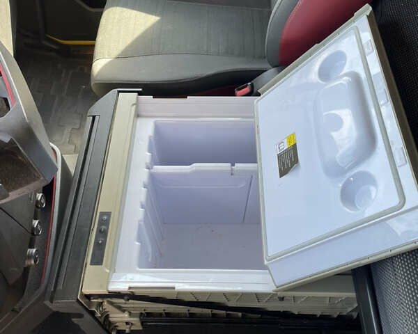 Желтый Вольво FH 13, объемом двигателя 12.9 л и пробегом 963 тыс. км за 38500 $, фото 14 на Automoto.ua