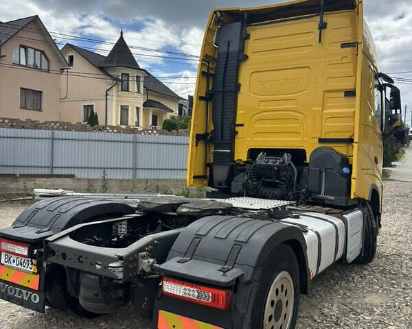 Желтый Вольво FH 13, объемом двигателя 12.9 л и пробегом 963 тыс. км за 38500 $, фото 6 на Automoto.ua