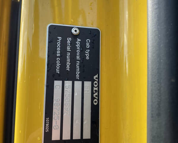 Желтый Вольво FH 13, объемом двигателя 12.9 л и пробегом 963 тыс. км за 38500 $, фото 8 на Automoto.ua