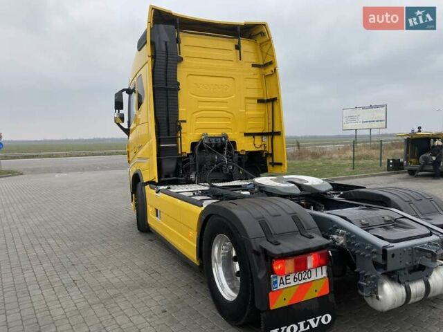 Жовтий Вольво FH 13, об'ємом двигуна 0 л та пробігом 930 тис. км за 41900 $, фото 2 на Automoto.ua