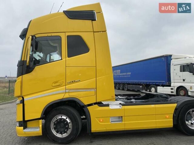 Жовтий Вольво FH 13, об'ємом двигуна 0 л та пробігом 930 тис. км за 41900 $, фото 3 на Automoto.ua