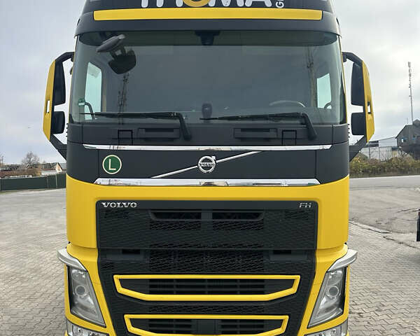 Желтый Вольво FH 13, объемом двигателя 0 л и пробегом 880 тыс. км за 31500 $, фото 7 на Automoto.ua