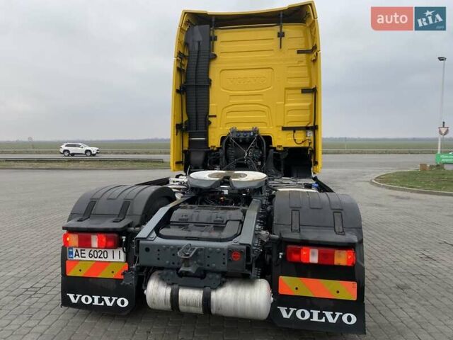 Желтый Вольво FH 13, объемом двигателя 0 л и пробегом 930 тыс. км за 42900 $, фото 5 на Automoto.ua