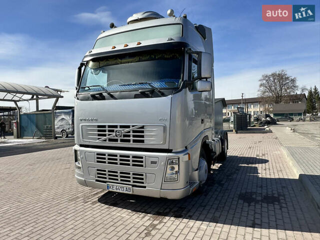 Серый Вольво FH 13, объемом двигателя 12.1 л и пробегом 10 тыс. км за 10900 $, фото 7 на Automoto.ua