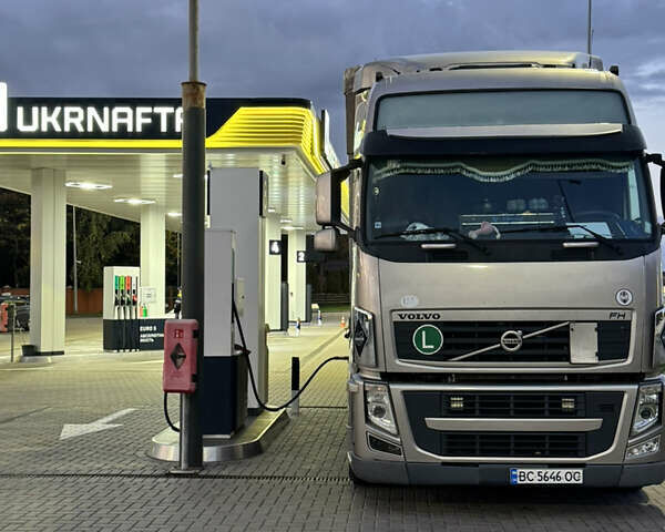 Серый Вольво FH 13, объемом двигателя 12.78 л и пробегом 1 тыс. км за 20000 $, фото 4 на Automoto.ua