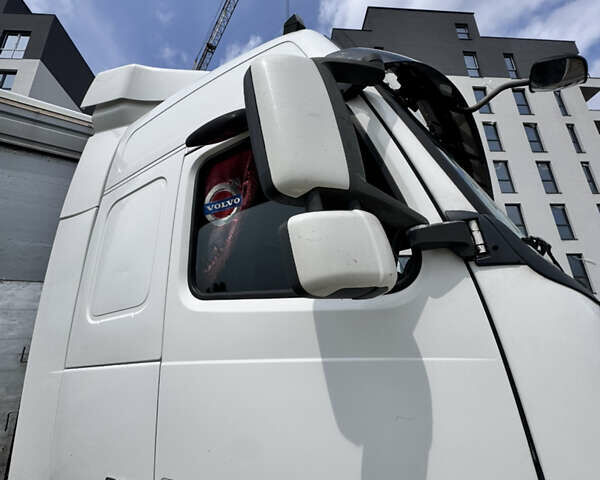 Сірий Вольво FH 13, об'ємом двигуна 12.78 л та пробігом 1000 тис. км за 10000 $, фото 27 на Automoto.ua