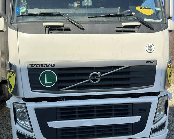 Сірий Вольво FH 13, об'ємом двигуна 12.78 л та пробігом 1000 тис. км за 10000 $, фото 3 на Automoto.ua