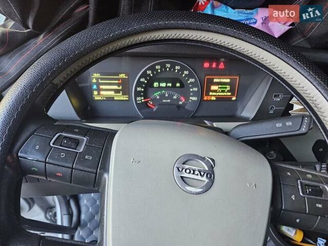 Серый Вольво FH 13, объемом двигателя 12.78 л и пробегом 905 тыс. км за 35000 $, фото 2 на Automoto.ua