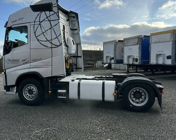 Сірий Вольво FH 13, об'ємом двигуна 12.9 л та пробігом 821 тис. км за 41900 $, фото 8 на Automoto.ua