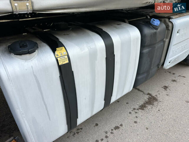 Сірий Вольво FH 13, об'ємом двигуна 12.9 л та пробігом 820 тис. км за 42900 $, фото 7 на Automoto.ua