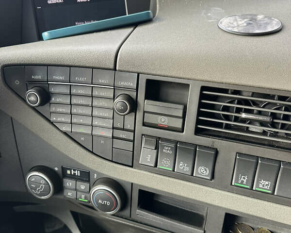 Сірий Вольво FH 13, об'ємом двигуна 12.9 л та пробігом 820 тис. км за 42900 $, фото 52 на Automoto.ua