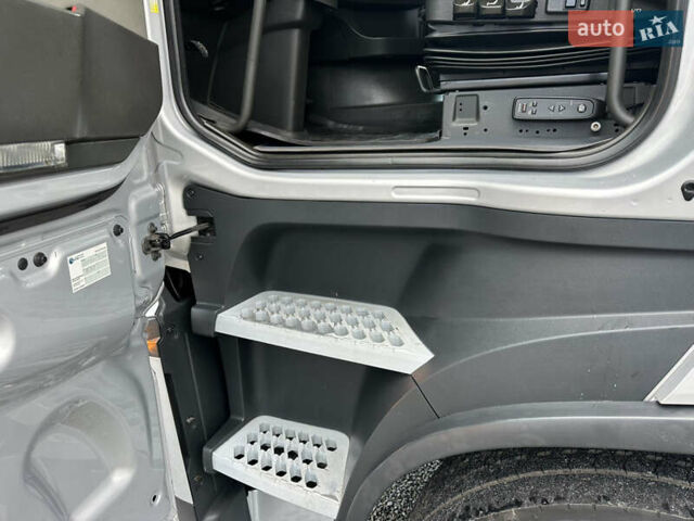 Сірий Вольво FH 13, об'ємом двигуна 12.9 л та пробігом 821 тис. км за 41900 $, фото 45 на Automoto.ua