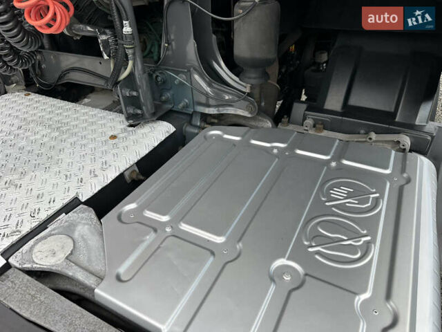 Сірий Вольво FH 13, об'ємом двигуна 12.9 л та пробігом 821 тис. км за 41900 $, фото 29 на Automoto.ua