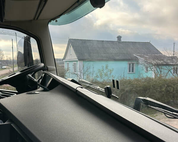 Сірий Вольво FH 13, об'ємом двигуна 12.9 л та пробігом 820 тис. км за 42900 $, фото 58 на Automoto.ua