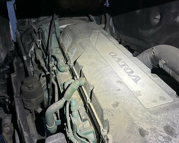 Сірий Вольво FH 13, об'ємом двигуна 12.9 л та пробігом 820 тис. км за 42900 $, фото 26 на Automoto.ua