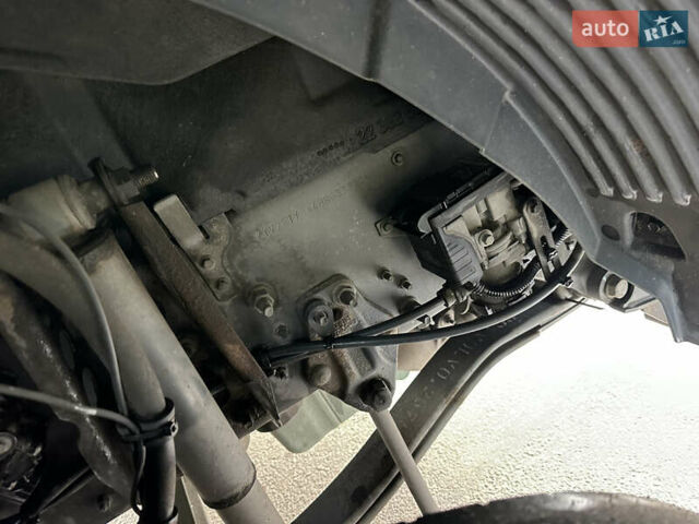 Сірий Вольво FH 13, об'ємом двигуна 12.9 л та пробігом 820 тис. км за 42900 $, фото 12 на Automoto.ua