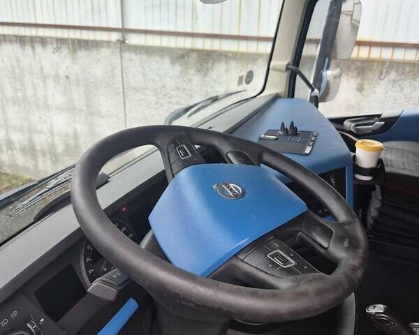 Синий Вольво FH 13, объемом двигателя 12.78 л и пробегом 1 тыс. км за 37000 $, фото 6 на Automoto.ua