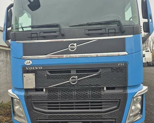 Синий Вольво FH 13, объемом двигателя 12.78 л и пробегом 1 тыс. км за 37000 $, фото 2 на Automoto.ua
