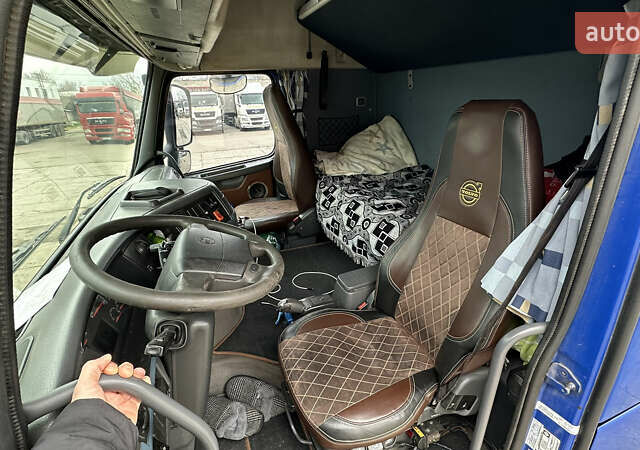 Синий Вольво FH 13, объемом двигателя 12.78 л и пробегом 160 тыс. км за 10400 $, фото 7 на Automoto.ua