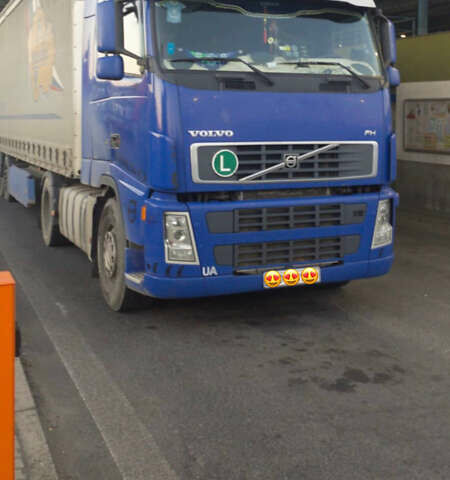 Синий Вольво FH 13, объемом двигателя 12.5 л и пробегом 1 тыс. км за 18000 $, фото 1 на Automoto.ua