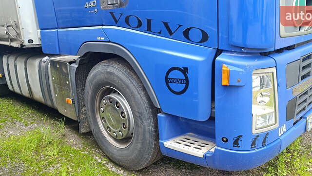 Синий Вольво FH 13, объемом двигателя 12.5 л и пробегом 1 тыс. км за 18000 $, фото 3 на Automoto.ua