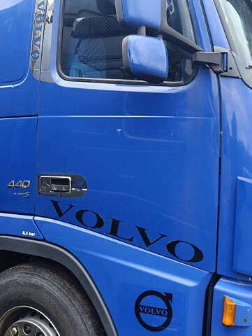 Синий Вольво FH 13, объемом двигателя 12.5 л и пробегом 1 тыс. км за 18000 $, фото 2 на Automoto.ua