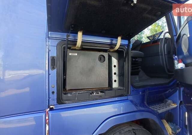 Синий Вольво FH 13, объемом двигателя 12.8 л и пробегом 500 тыс. км за 11500 $, фото 14 на Automoto.ua