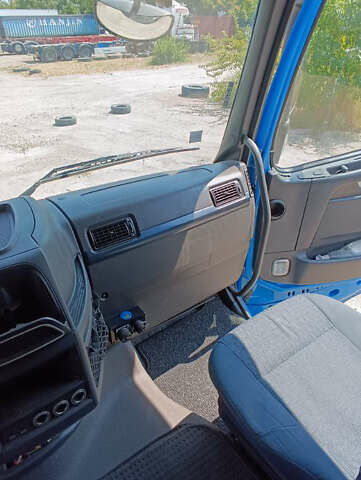 Синий Вольво FH 13, объемом двигателя 12.78 л и пробегом 975 тыс. км за 17200 $, фото 13 на Automoto.ua