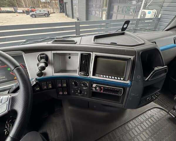 Синий Вольво FH 13, объемом двигателя 12.9 л и пробегом 1000 тыс. км за 22800 $, фото 36 на Automoto.ua