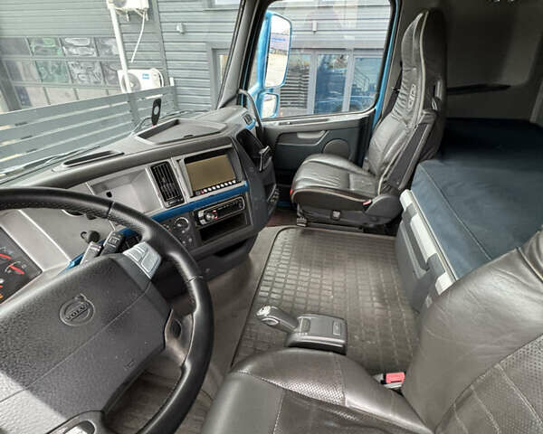 Синий Вольво FH 13, объемом двигателя 12.9 л и пробегом 1000 тыс. км за 22800 $, фото 32 на Automoto.ua