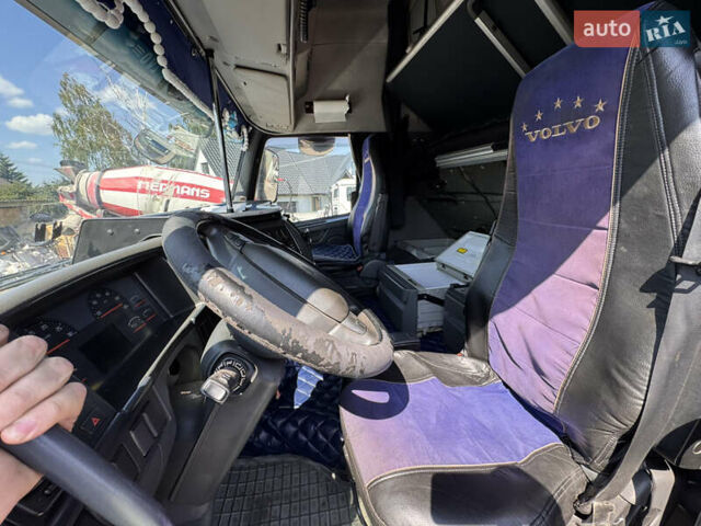 Синий Вольво FH 13, объемом двигателя 12.78 л и пробегом 1 тыс. км за 18000 $, фото 31 на Automoto.ua