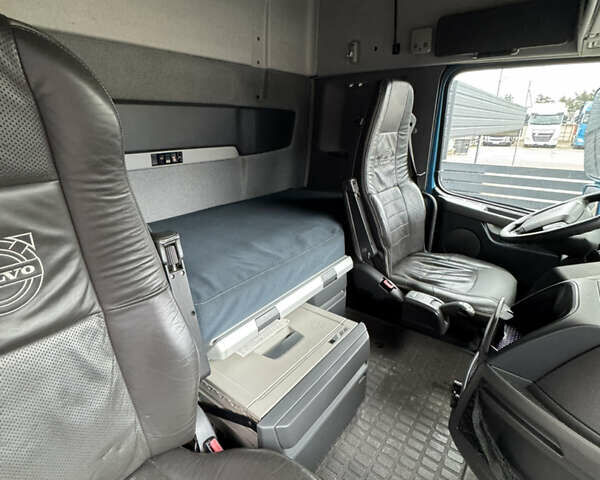 Синий Вольво FH 13, объемом двигателя 12.9 л и пробегом 1000 тыс. км за 22800 $, фото 26 на Automoto.ua