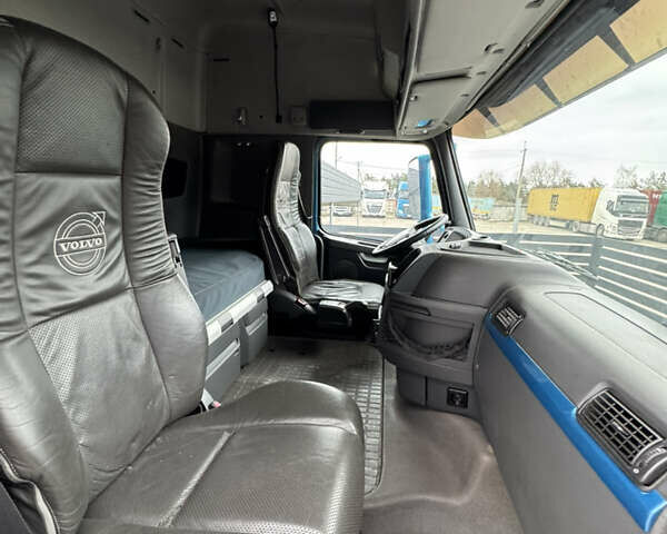 Синий Вольво FH 13, объемом двигателя 12.9 л и пробегом 1000 тыс. км за 22800 $, фото 23 на Automoto.ua