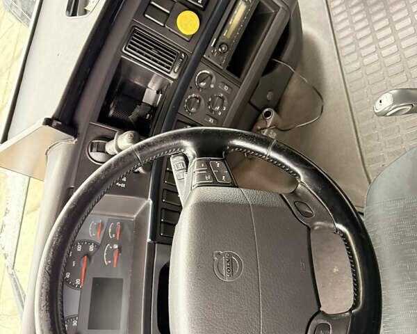 Синий Вольво FH 13, объемом двигателя 12.9 л и пробегом 1 тыс. км за 16500 $, фото 5 на Automoto.ua