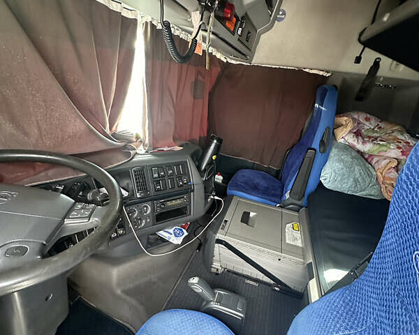 Синий Вольво FH 13, объемом двигателя 0 л и пробегом 870 тыс. км за 26000 $, фото 5 на Automoto.ua