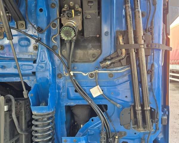 Синий Вольво FH 13, объемом двигателя 12.78 л и пробегом 850 тыс. км за 26000 $, фото 13 на Automoto.ua