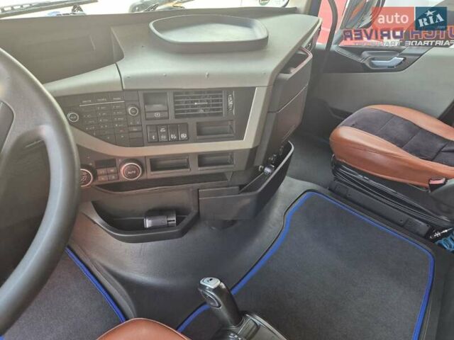 Синий Вольво FH 13, объемом двигателя 12.78 л и пробегом 850 тыс. км за 26000 $, фото 12 на Automoto.ua