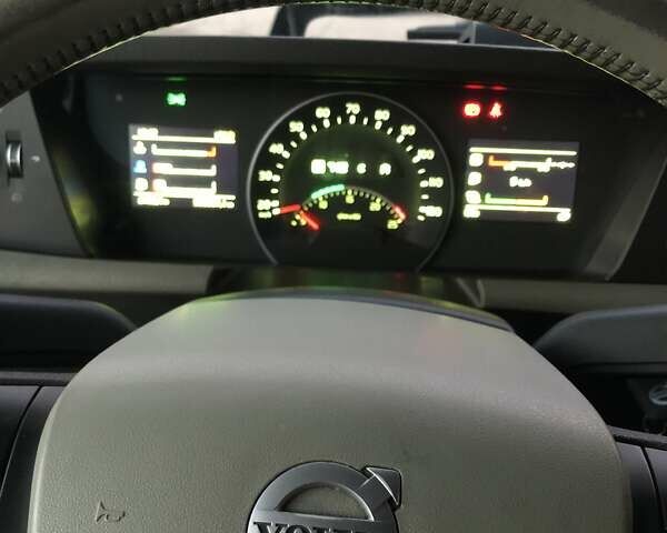 Синий Вольво FH 13, объемом двигателя 13 л и пробегом 950 тыс. км за 31700 $, фото 2 на Automoto.ua