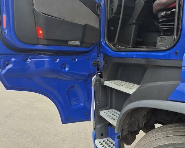 Синій Вольво FH 13, об'ємом двигуна 12.78 л та пробігом 130 тис. км за 28500 $, фото 9 на Automoto.ua