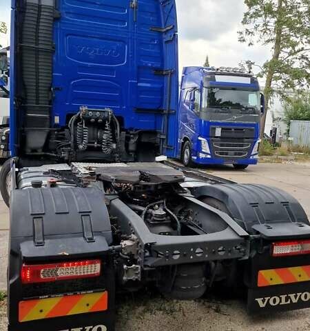 Вольво FH 13 2014 в Иршава на Automoto.ua Синий Вольво FH 13, объемом двигателя 12.78 л и пробегом 980 тыс. км за 33012 $, фото 3 на Automoto.ua