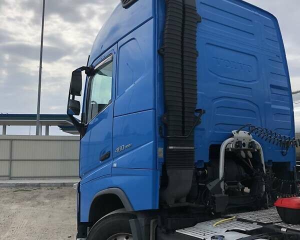 Синий Вольво FH 13, объемом двигателя 0 л и пробегом 870 тыс. км за 38000 $, фото 2 на Automoto.ua