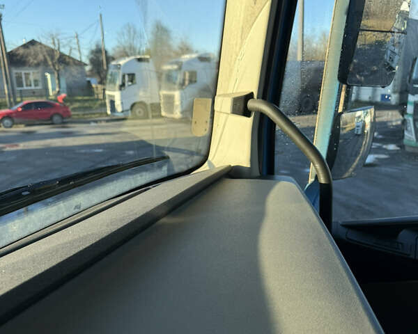 Синий Вольво FH 13, объемом двигателя 12.78 л и пробегом 1 тыс. км за 31000 $, фото 2 на Automoto.ua