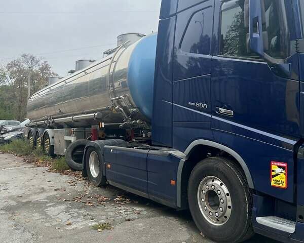 Синий Вольво FH 13, объемом двигателя 12.78 л и пробегом 952 тыс. км за 34000 $, фото 9 на Automoto.ua