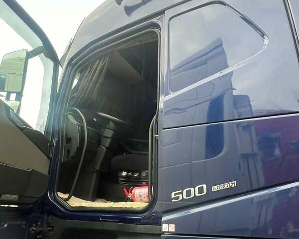 Синий Вольво FH 13, объемом двигателя 12.78 л и пробегом 952 тыс. км за 34000 $, фото 2 на Automoto.ua