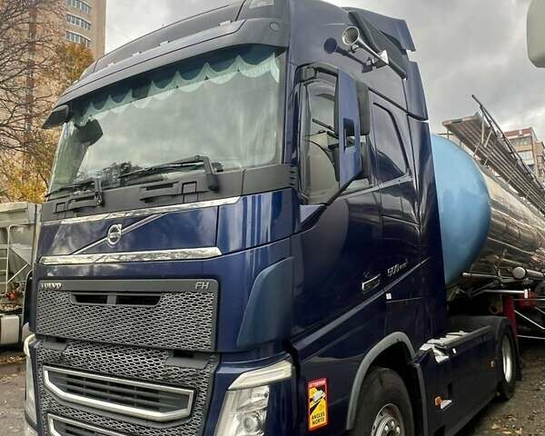 Синий Вольво FH 13, объемом двигателя 12.78 л и пробегом 952 тыс. км за 34000 $, фото 6 на Automoto.ua