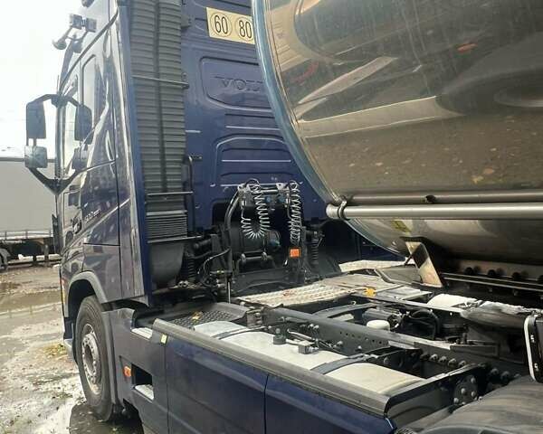 Синий Вольво FH 13, объемом двигателя 12.78 л и пробегом 952 тыс. км за 34000 $, фото 7 на Automoto.ua