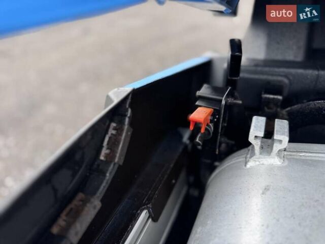 Синій Вольво FH 13, об'ємом двигуна 12.7 л та пробігом 918 тис. км за 43500 $, фото 23 на Automoto.ua