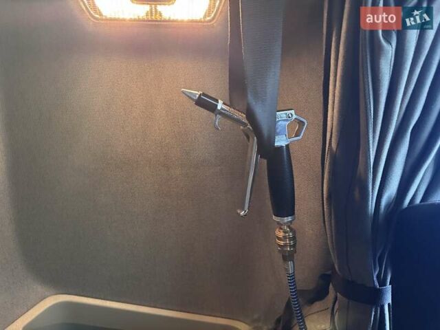 Синій Вольво FH 13, об'ємом двигуна 12.7 л та пробігом 918 тис. км за 43500 $, фото 51 на Automoto.ua