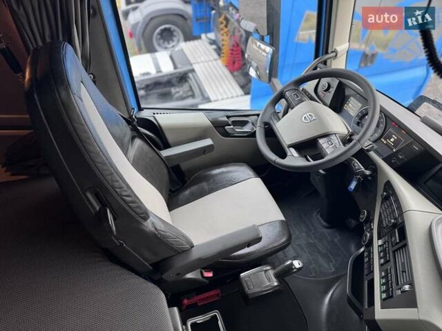 Синій Вольво FH 13, об'ємом двигуна 12.7 л та пробігом 918 тис. км за 43500 $, фото 54 на Automoto.ua