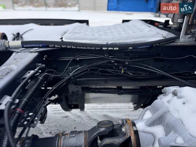 Синий Вольво FH 13, объемом двигателя 12.7 л и пробегом 918 тыс. км за 43500 $, фото 19 на Automoto.ua